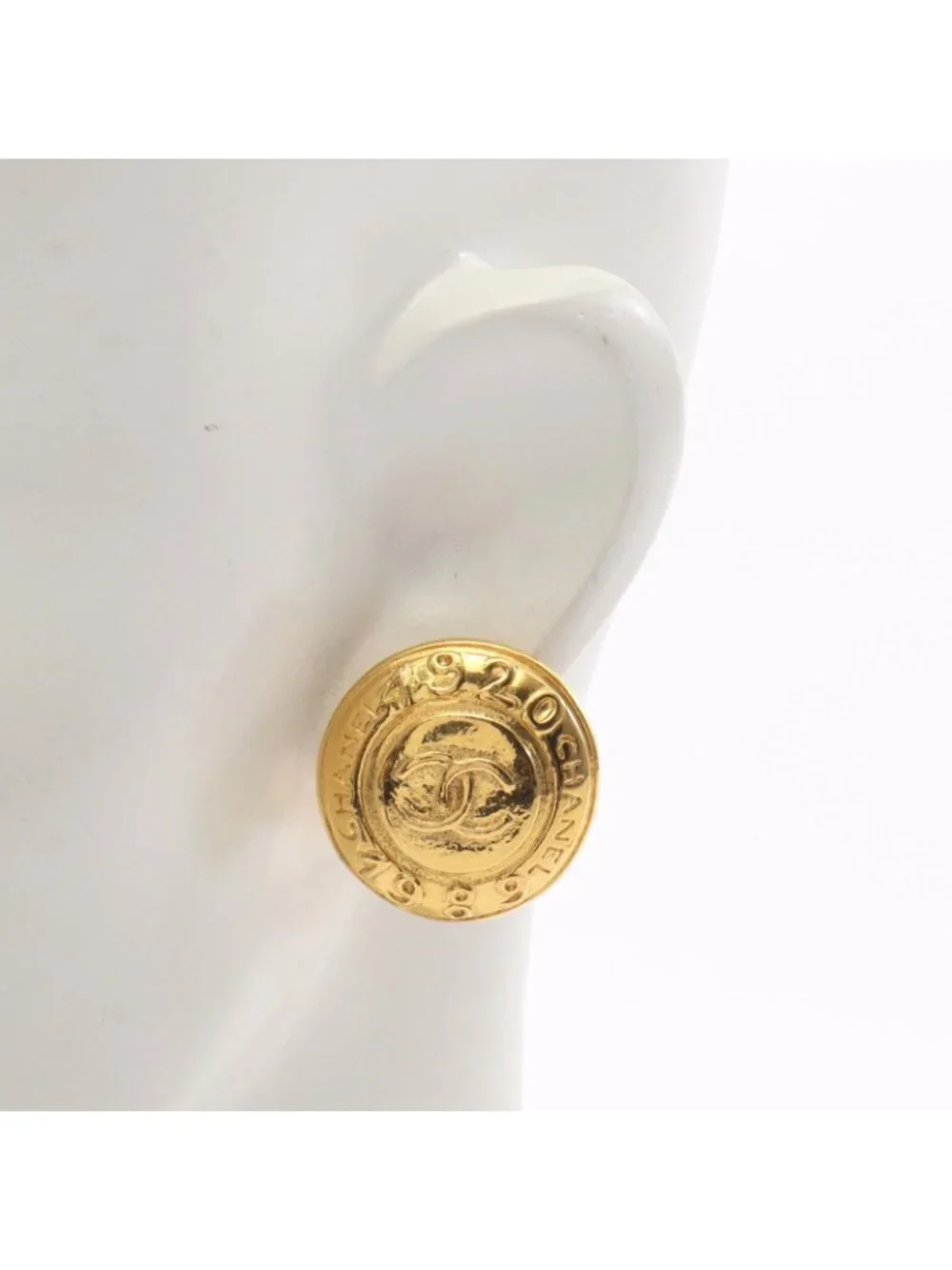 Chanel Earrings CC Logo Round